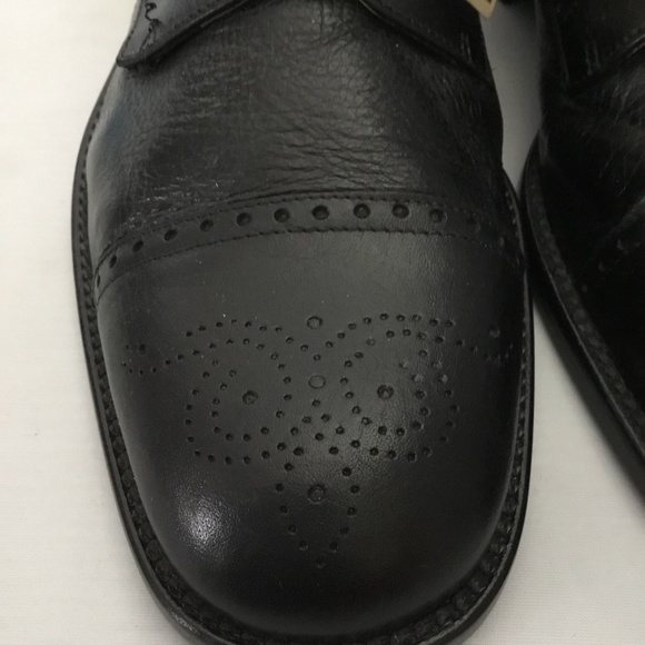 DRESS-UP SHOES FOR MEN. - Picture 2 of 8